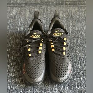 Grade School Size 6.5 Nike Air Max 270